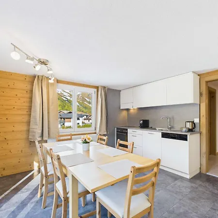 Family-friendly With Mountain Views Lägenhet